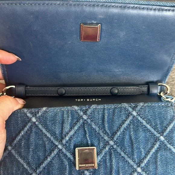 Tory Burch denim handbag with chain - Picture 5 of 6
